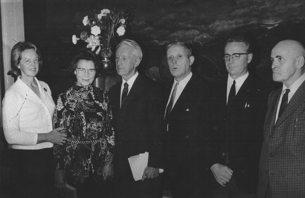 Frå venstre: Dagny Stauri, Karen Stende Bjaastad, Leiv Bjaastad, Torleiv Helling, Odd Skurdal og Einar Hovdhaugen, hausten 1972. (Foto: Privat / Familien Stauri)