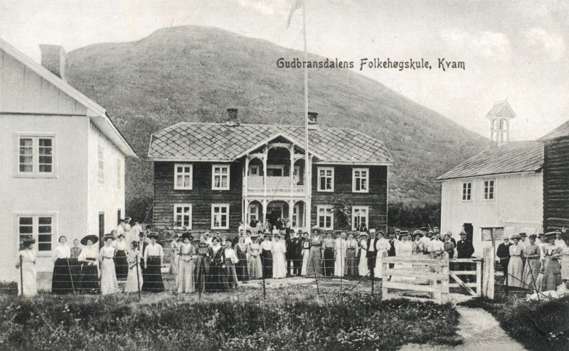 Gudbrandsdalens Folkehøgskule på Vik i Kvam 1915