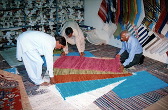 Rug production in Pakistan. (Private photo)