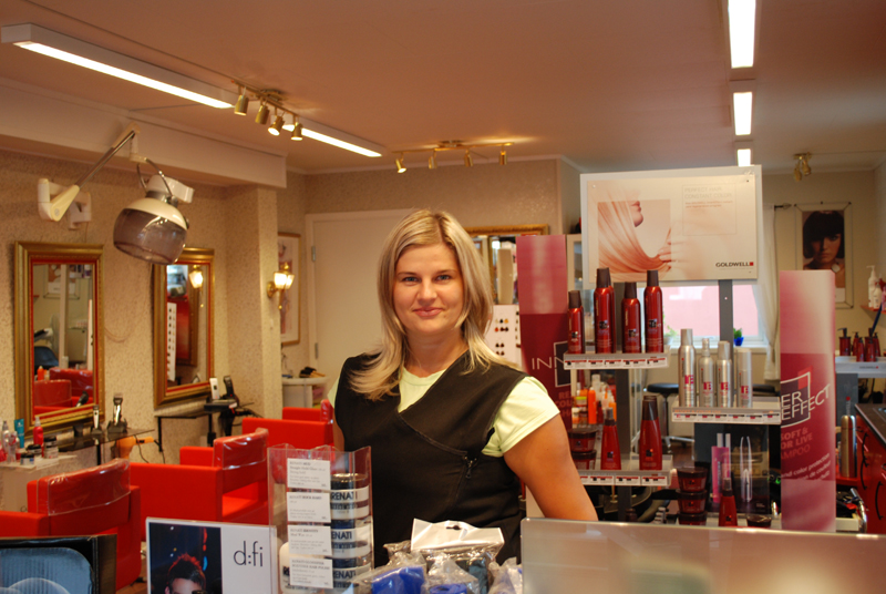 Barbara Wozniak, polsk frisør fra Lillehammer. (Kilde: OAM/Maihaugen)