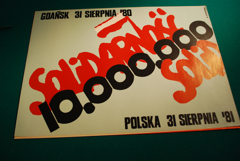 Solidaritet-plakat om medlemstall på 10 millioner. (Foto: OAM/Maihaugen)
