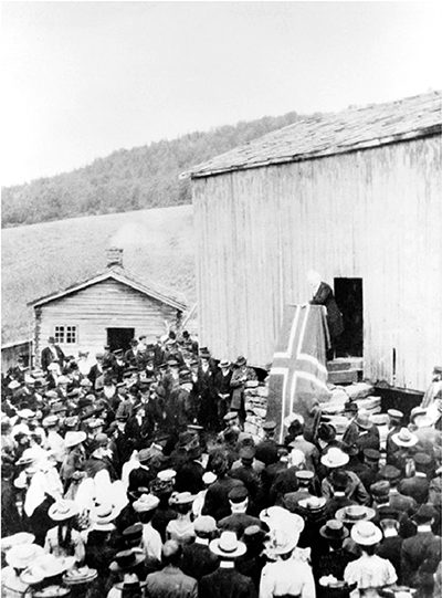 Bjørnstjerne Bjørnson taler på Myhre gård i Østre Gausdal, 13. august 1905