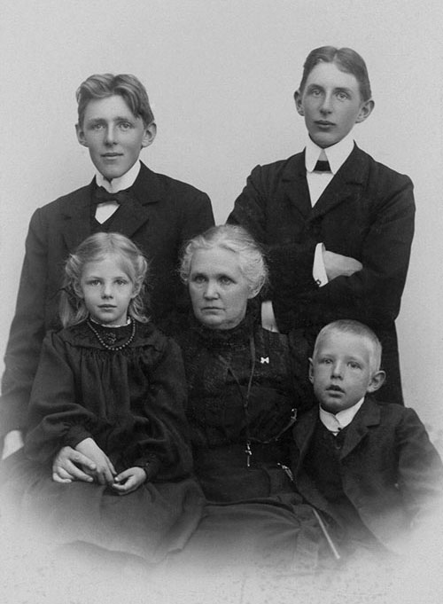 Petronelle Blom Mortensen med familie